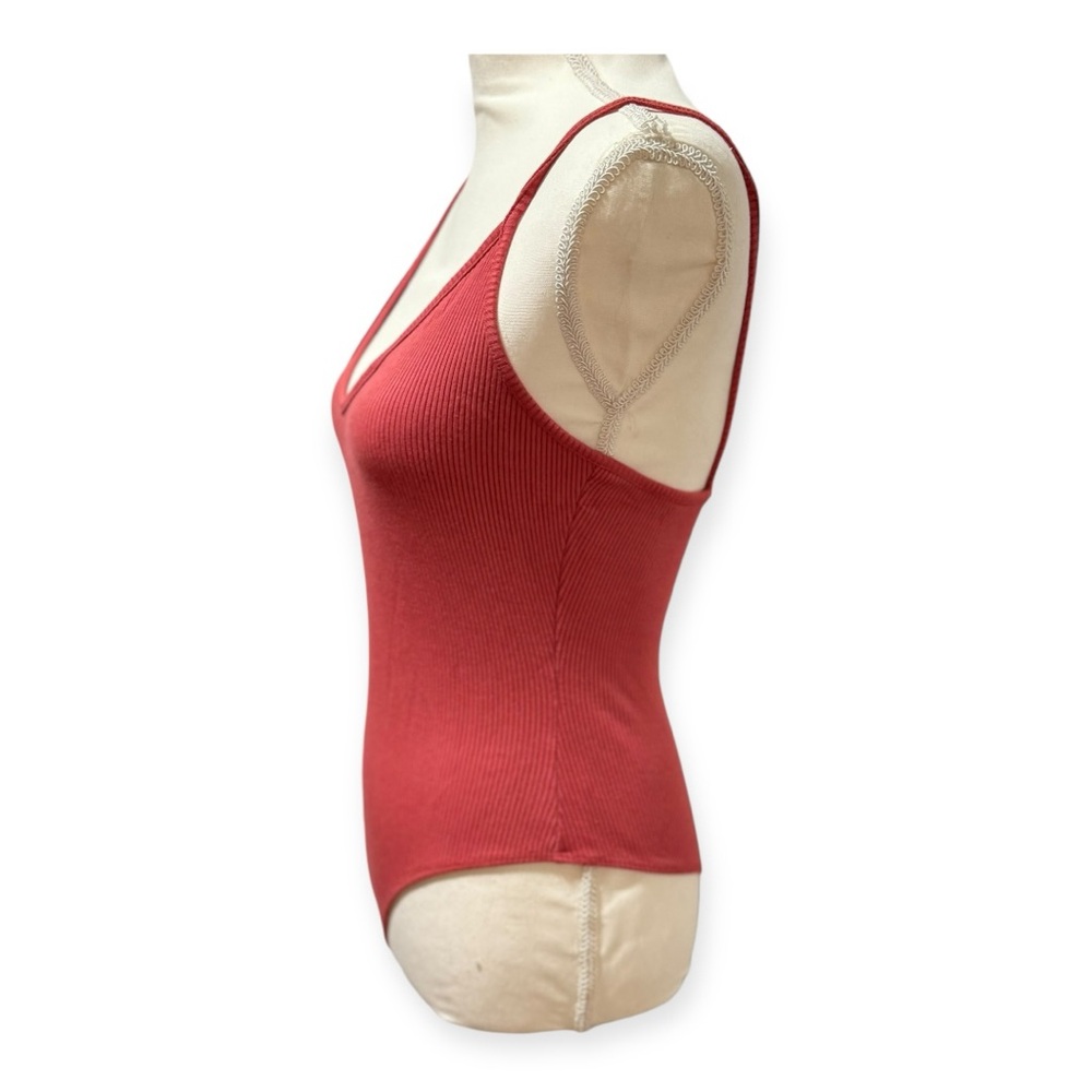 Lulu's Red Ribbed Bodysuit - Picture 4 of 9